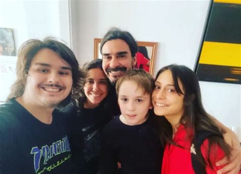 Danielle Winits Faz Post Para Andr Gon Alves E Filho E Alfineta