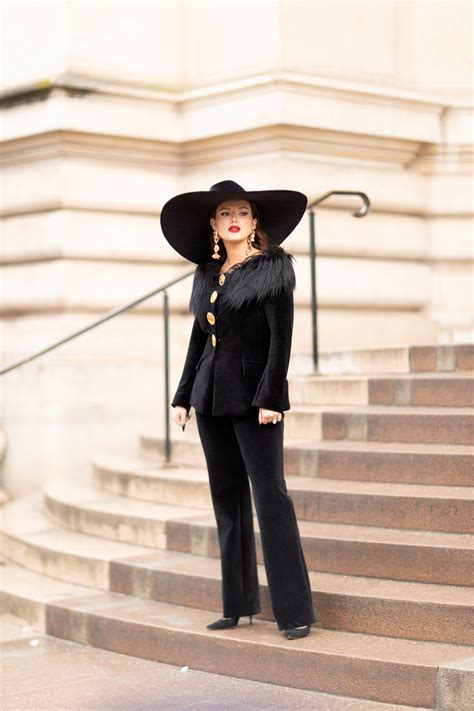 Bella Thorne Paris Fashion Week Glamour Hot Celebs Home