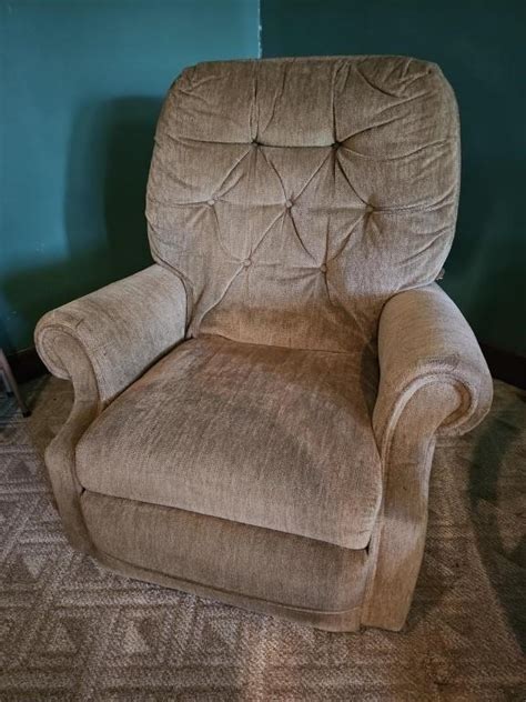 La Z Boy Rocker Recliner Live And Online Auctions On