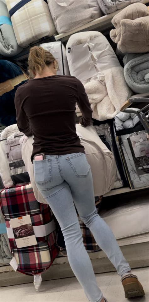 Sexy Brunette Filling Out Her Jeans Creepshots
