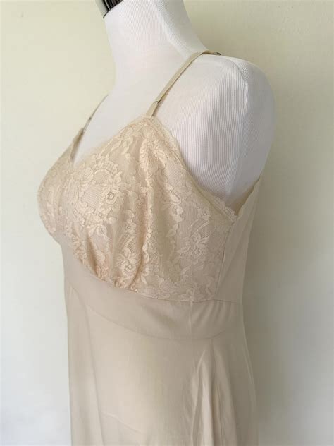 Vintage Lingerie S Vanity Fair Classic Ivory Nylo Gem