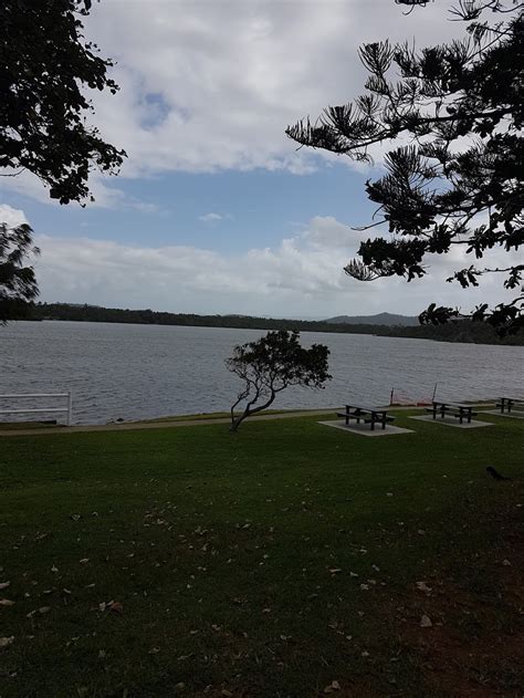 The Causeway Caravan Park 11 Causeway Esplanade Causeway Lake Qld