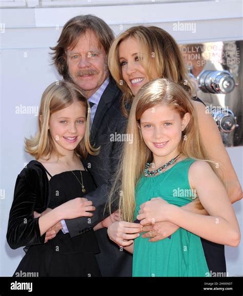 William macy felicity huffman daughters hi-res stock photography and ...