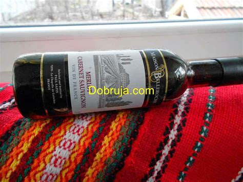 Самокатастрофирал пиян балчиклия в дворна врата на частен имот ...