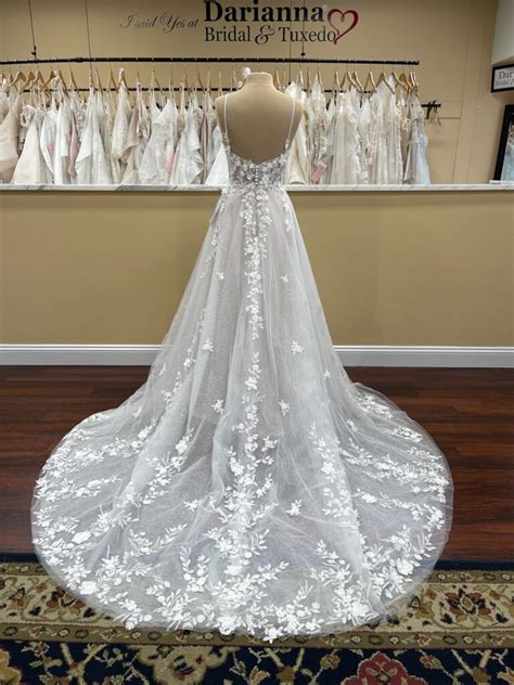 Madi Lane Wedding Dress Sarie | Romantic A-line | Darianna Bridal