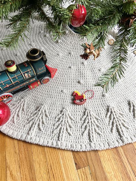 Ravelry Silent Night Christmas Tree Skirt Pattern By Brenda K B Anderson