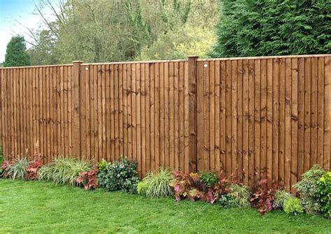 5 Reasons to buy our dark brown closeboard fencing | Knight Fencing 