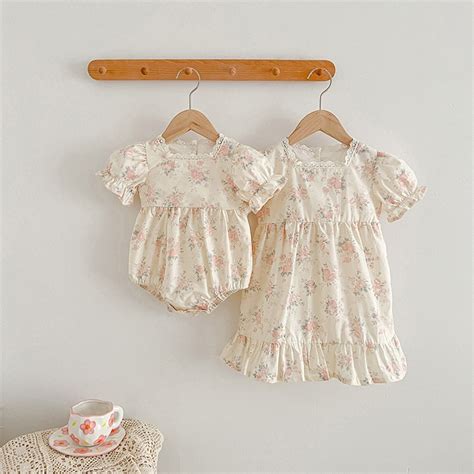 Baby's clothes Korean-style baby girl's coat climbing clothes broken lace collar flower dress ...