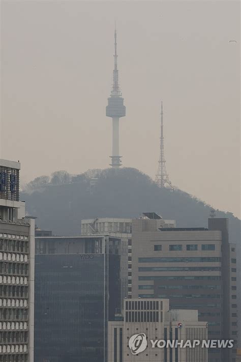 짙은 미세먼지 연합뉴스