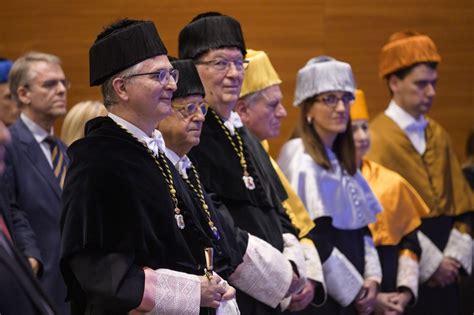 Solemne Acto De Apertura Del Curso Acad Mico Y De Los A Os De Uic