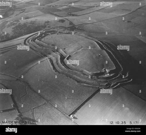 Aerial photograph of Maiden Castle, 1935 Stock Photo - Alamy