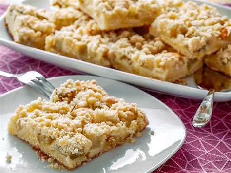 Rhabarberkuchen Mit Vanillecreme Und Streusel Kochschwabe De