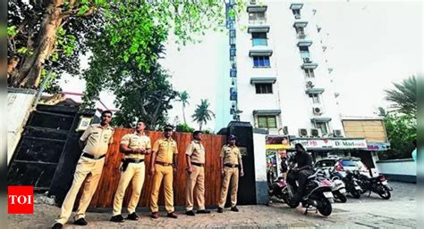 Cops Mount Multi State Hunt For Salman Khans House Shooters India