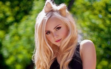 Sweet Blonde Love