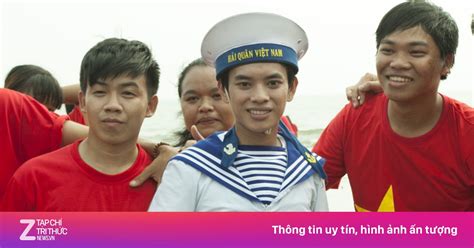 Hot boy bán kẹo kéo ra mắt MV Biển đảo Việt Nam Nhạc Việt ZNEWS VN