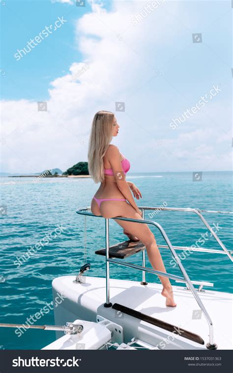 Sexy Lady Pink Bikini Poses Sitting Stock Photo 1537031363 Shutterstock