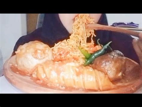 PANASMakan Mie Goreng Pedas Toping Bakso Dan Sosis YouTube