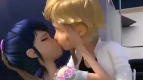 Marinette And Adrien Kissing Scene Miraculous Ladybug Season