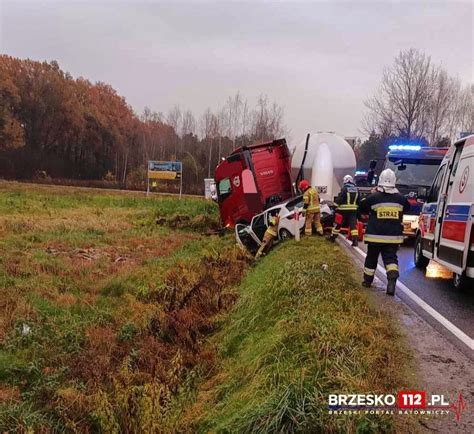 Wypadek we wsi Rydy Rysie na drodze wojewódzkiej nr 768 dwie osoby