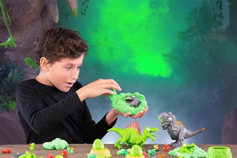 Zuru Smashers Mega Jurassic Light Up Dino Egg Playone