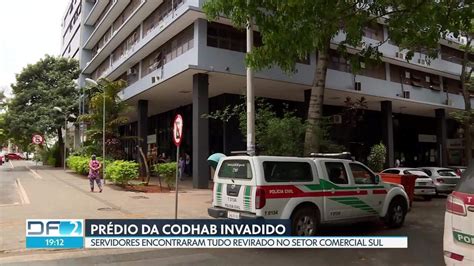 Ladr Es Invadem Pr Dio Da Codhab No Setor Comercial Sul Df G