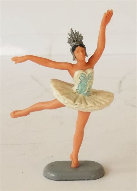 Britains Super Deetail Royal Ballet Prima Ballerina 6001 132