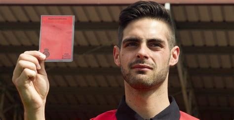 El Primer Rbitro Gay Hay Que Perder El Miedo A Salir Del Armario En El F Tbol P Blico