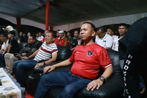 Kapolres Kuansing Dan Jajarannya Ikut Membaur Nobar Semifinal Piala