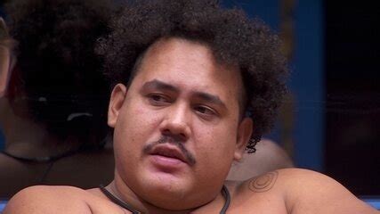 Pensativo Lucas Henrique fala no BBB 24 Meu maior receio é sair