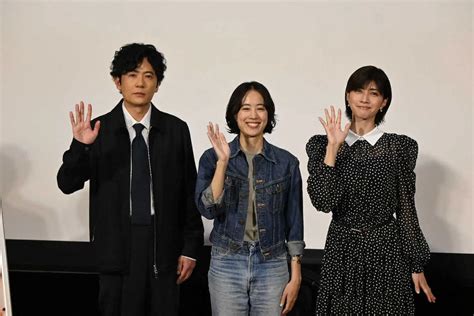 Nhk「ドラマ10『燕は戻ってこない』試写会・出演者会見」に出席した稲垣吾郎、石橋静河、内田有紀（撮影・小渕 日向子） ― スポニチ