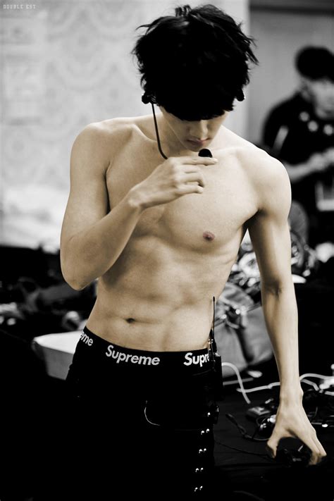 Kpop Hotness Random Hotness Exo Baekhyun S Body Revelation On Exo