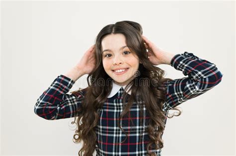 Disfrutar De Un Cabello Perfecto Peque A Chica Lindo Peinado Pelo