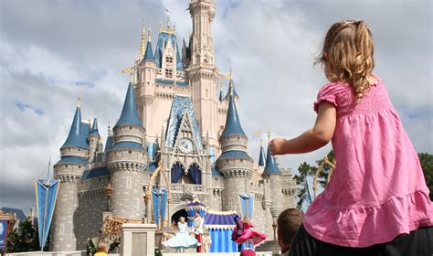 What is the Best Age to Bring a Child to Disney - MickeyBlog.com