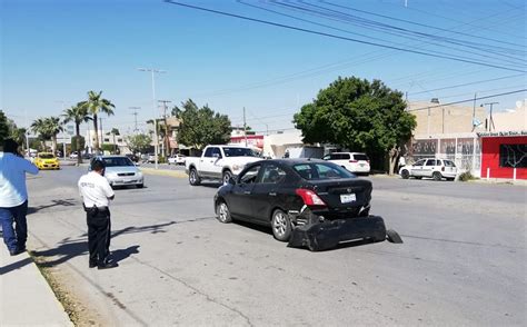 Conductor Choca Contra Camell N Y Termina En Sentido Contrario En