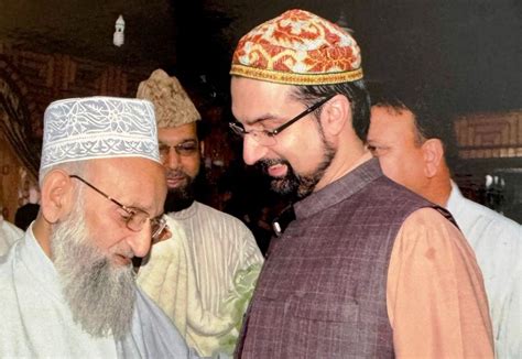 Mirwaiz Umer Farooq Pays Tributes To His Teacher Mahad Sab