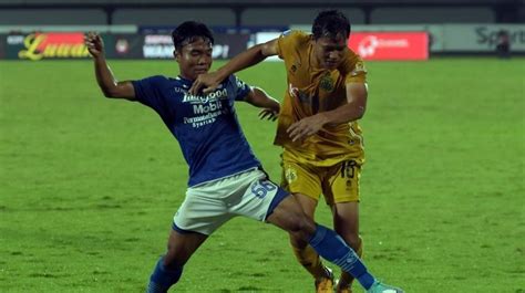 Hasil Bri Liga 1 Jinakkan Persib Bandung Bhayangkara Fc Naik Lagi Ke