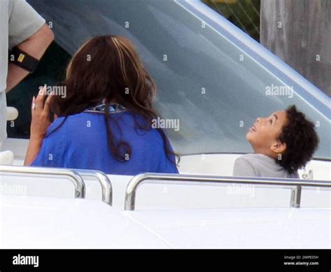 Hot Sexy Princess Jay Bikini Pics