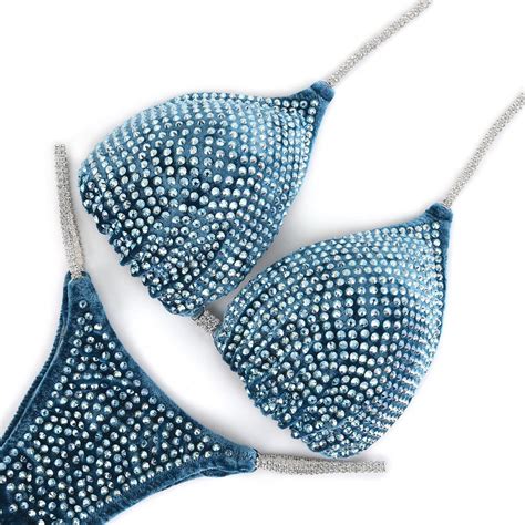 着用写真BLUE BIKINI フィットネスビキニ サマスタビキニ フィットネス大会SEASONはシーズンビキニで