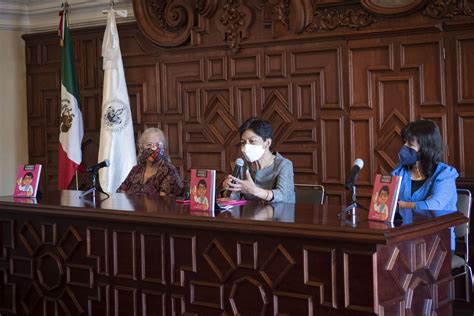 La rectora Lilia Cedillo presentó la 2ª edición de su libro El mundo