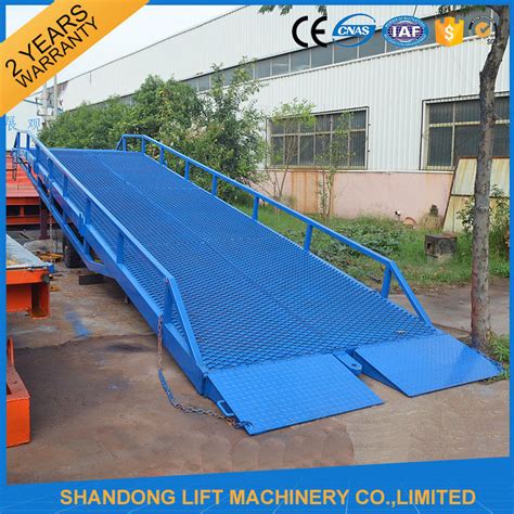 Adjustable Loading Dock Ramp Warehouse Container Loading Mobile Dock Ramp