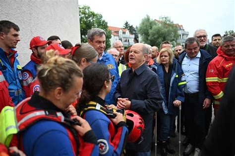 Floods Break Dams and Submerge Highways in Southern Germany - The New York Times