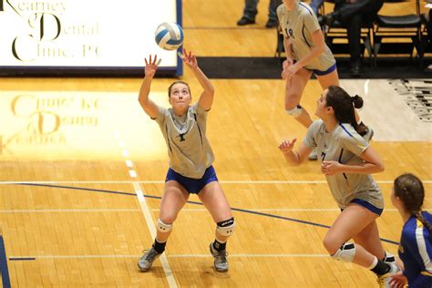 PHOTO GALLERY: Loper Volleyball Wins MIAA Conference Tournament – UNK News