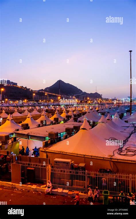 hajj mina tents Stock Photo - Alamy