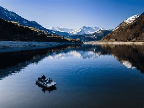 Lake Lungern Guide: What To Do When You Visit - SwitzerLanding