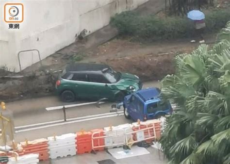 車cam直擊：秀茂坪私家車互撼釀兩傷 新清水灣道一度全線封閉 Oncc 東網 Line Today