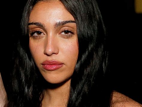 Madonna S Daughter Lourdes Leon Shows Curves In Shredded Dress Photos