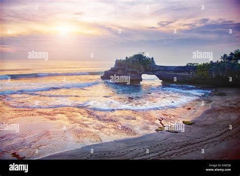 Pura Tanah Lot Temple Stock Photo - Alamy