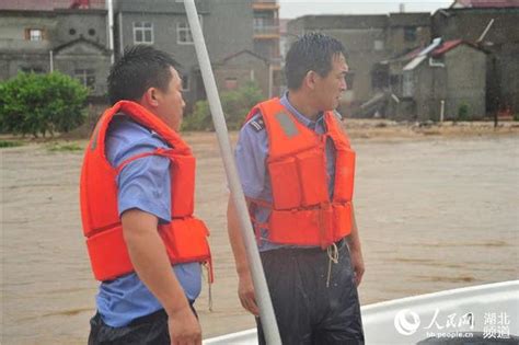 湖北麻城突遭超历史降雨量 顺河镇140名群众被洪水围困手机凤凰网