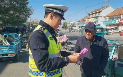 美丽乡村行丨淄博高青交警“赶大集”“话安全”群众宣传集市