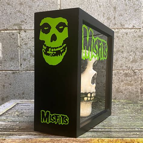 The Misfits The Fiend Skull Mask Display Crimson Ghost Etsy